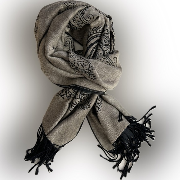 Black & Tan Paisley Pashmina Scarf /Wrap/Shawl | 70% Cashmere 30% Silk | 28”x66” - Picture 11 of 17